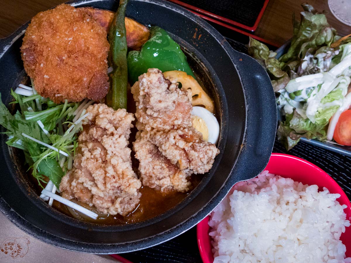 【登別美食】道産子ぷりん｜溫泉街必訪網美店！特製湯咖哩x奇妙溫泉蛋布丁