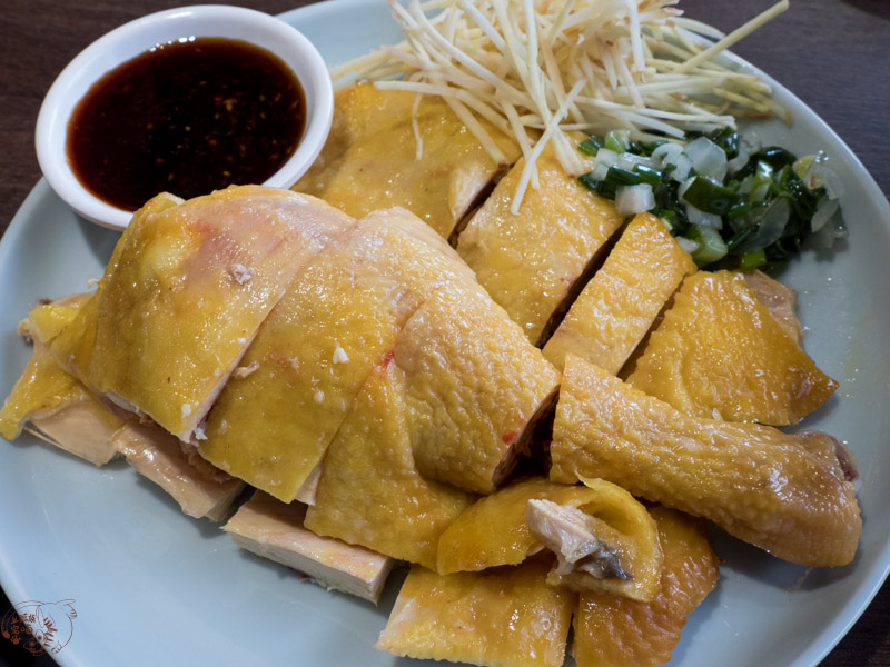 【花蓮美食】招弟大飯店｜豪氣豐盛的添丁霸王雞飯，花蓮必吃美味土雞肉