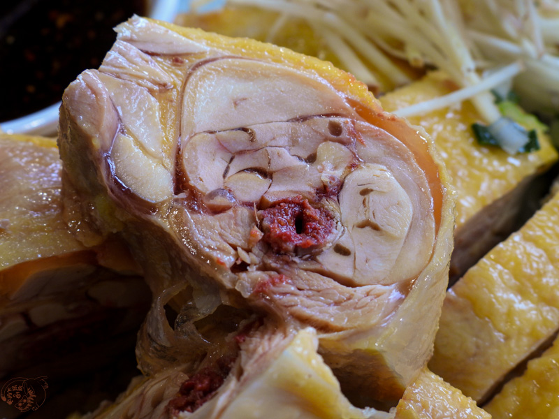 【花蓮美食】招弟大飯店｜豪氣豐盛的添丁霸王雞飯，花蓮必吃美味土雞肉