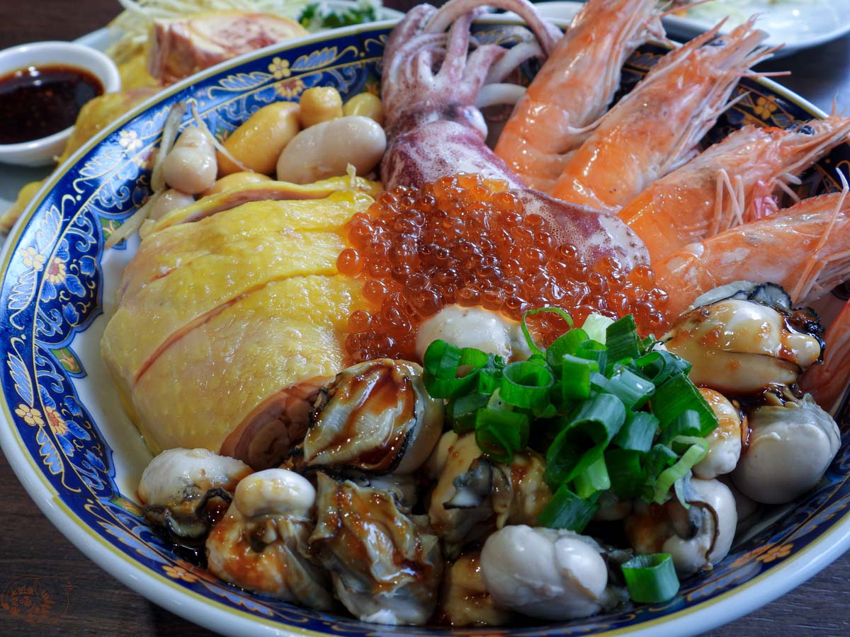 【花蓮美食】招弟大飯店｜豪氣豐盛的添丁霸王雞飯，花蓮必吃美味土雞肉