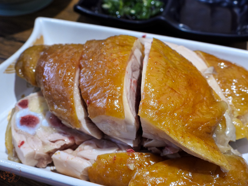 游家熟雞肉專賣店的煙燻白斬雞