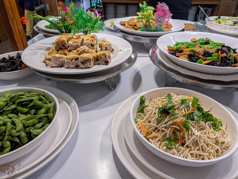 【花蓮素食吃到飽】常春藤素食｜破盤價299元！在地飄香數十年的佛心蔬食Buffet