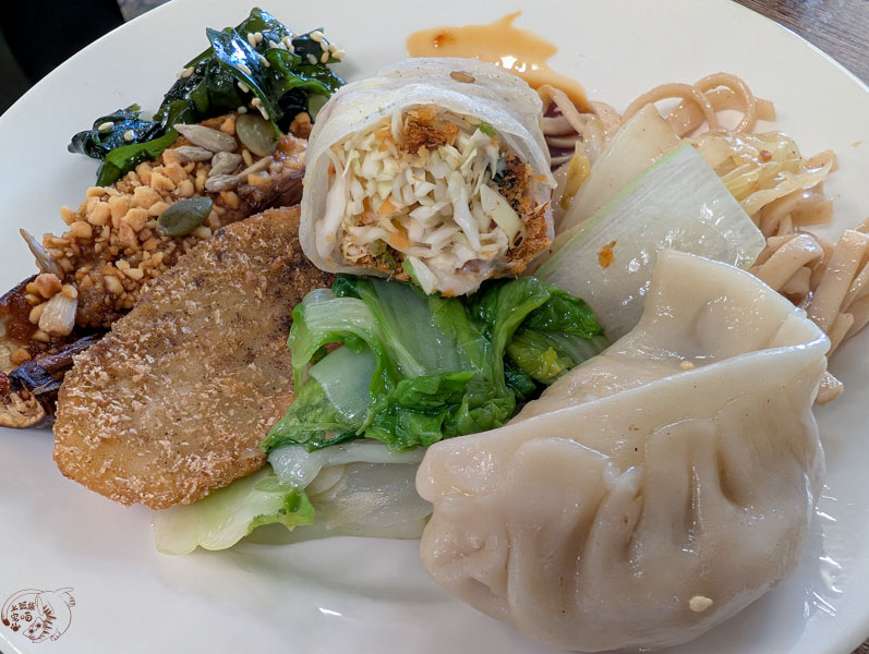 【花蓮素食吃到飽】常春藤素食｜破盤價299元！在地飄香數十年的佛心蔬食Buffet