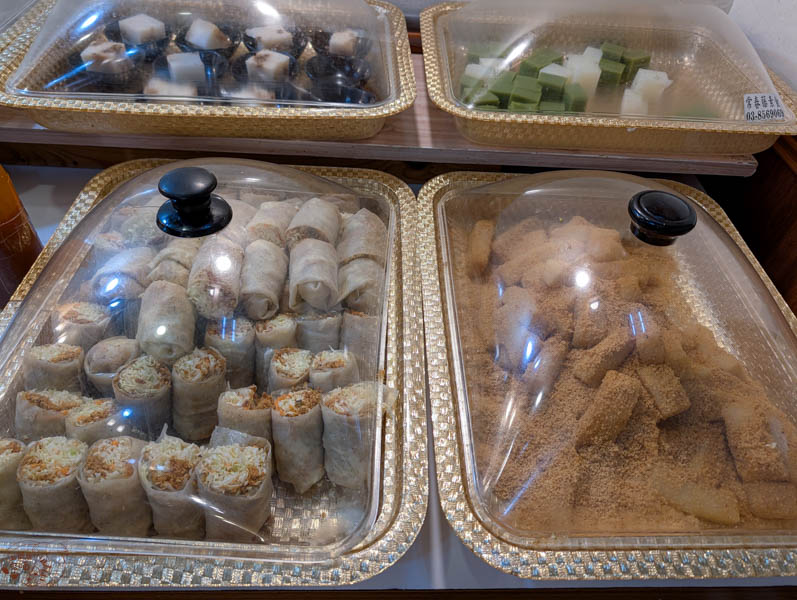 【花蓮素食吃到飽】常春藤素食｜破盤價299元！在地飄香數十年的佛心蔬食Buffet