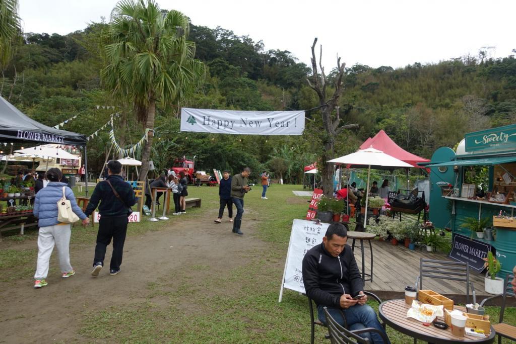 【桃園大溪】GOGOBOX餐車誌in樂灣基地｜享受野餐般的輕鬆氛圍，起司牛肉堡多汁又美味｜餐車