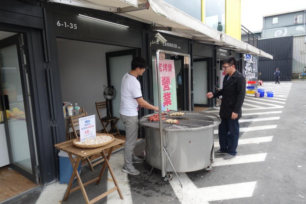 【花蓮吉安】樂客貨櫃市集｜貨櫃風商店街稍顯冷清，還好有超人氣的橋頭臭豆腐入駐