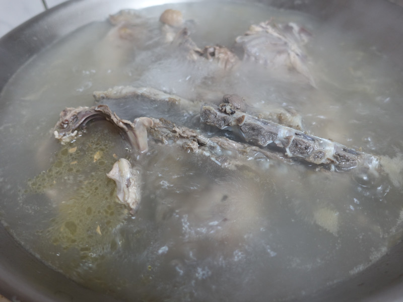 【食譜】老菜脯雞湯｜陳年菜脯與雞肉共織的鮮美雞湯，濃郁又多層次的味覺享受