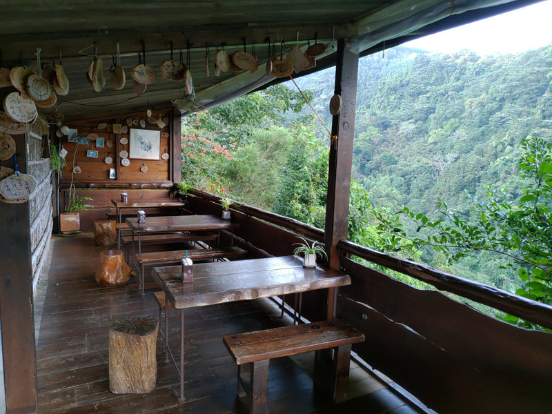 【苗栗南庄】山行玫瑰｜融入山水間的瑰麗景觀餐廳，如詩如畫的林中仙境令人沉醉