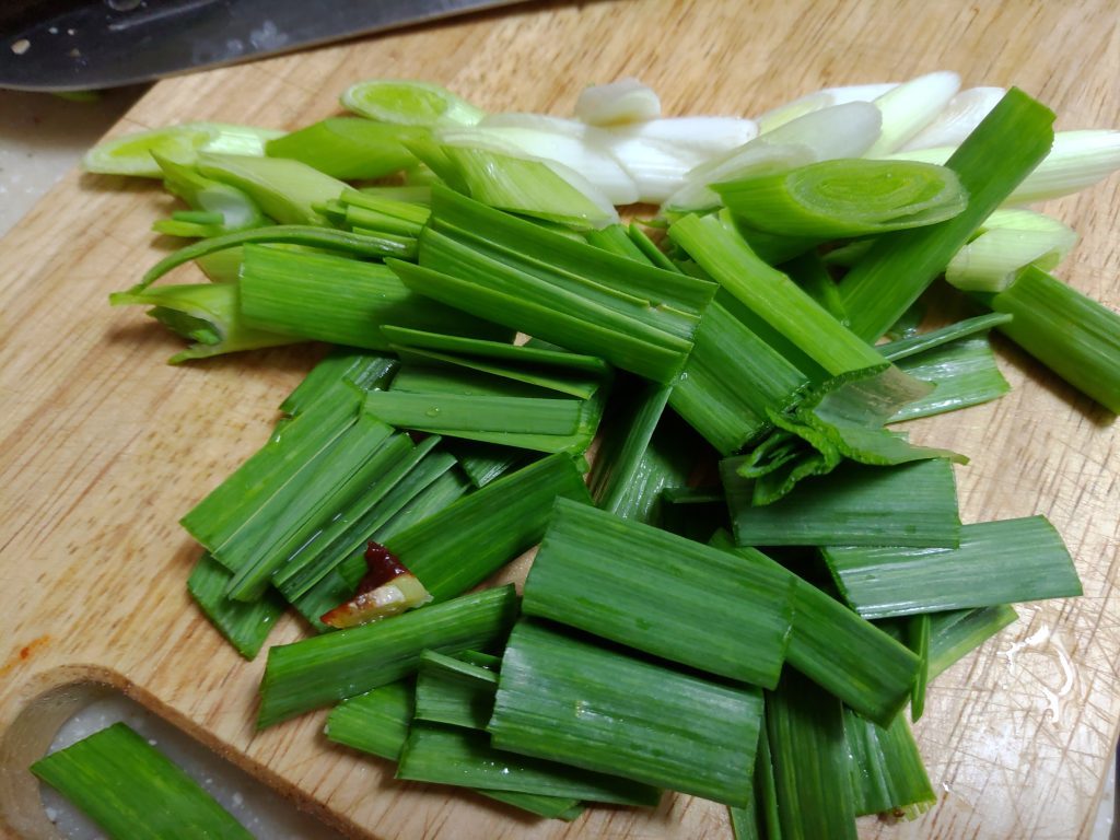 【食譜】韓式辣魚湯｜鮮嫩魚肉與微辣湯頭，韓式料理一點都不困難