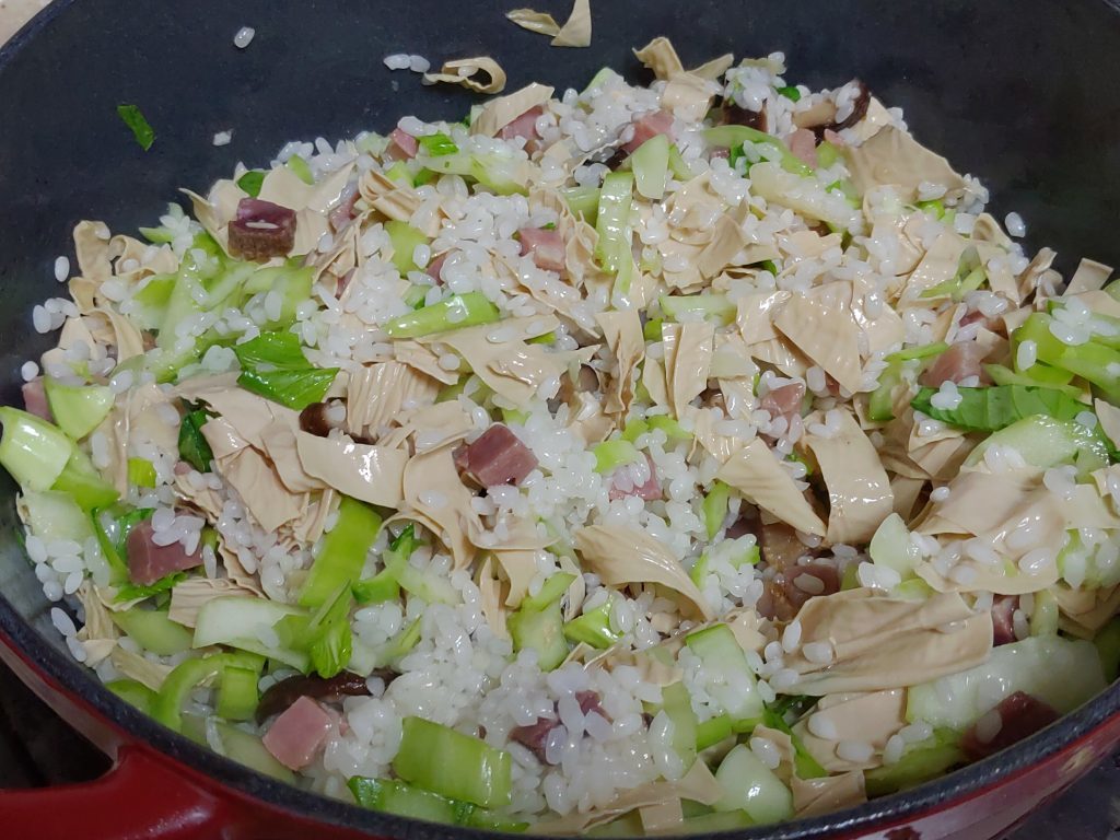 【食譜】上海菜飯｜正宗江浙名菜，鑄鐵鍋料理零失敗