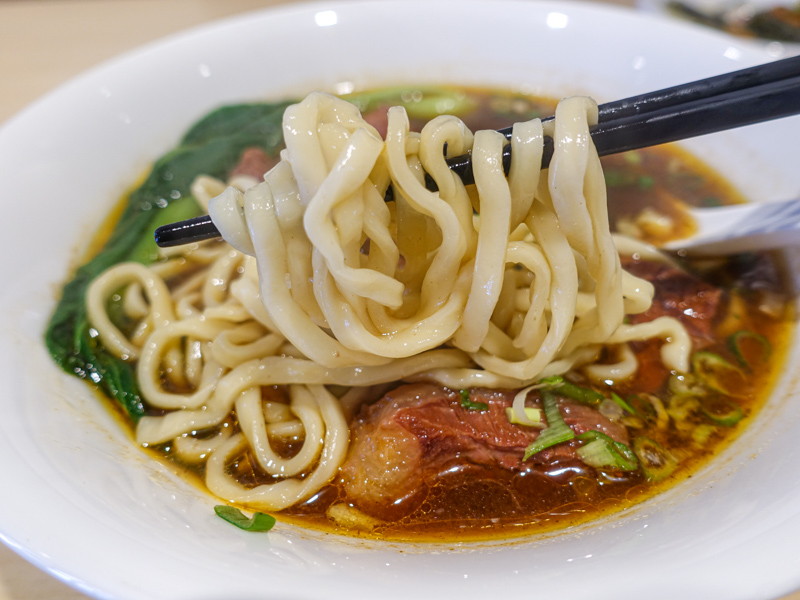 【花蓮吉安】銘記牛肉麵｜紅燒牛肉軟嫩多汁，軟綿綿的肉肉等你來享用