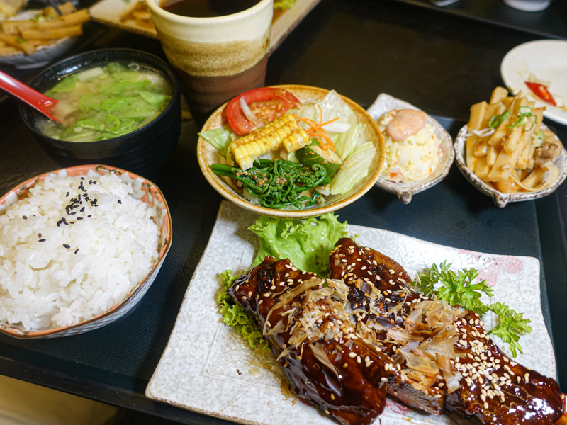 【花蓮吉安】阿聰師壽司屋｜鮮嫩好吃生魚片X飽足日式套餐