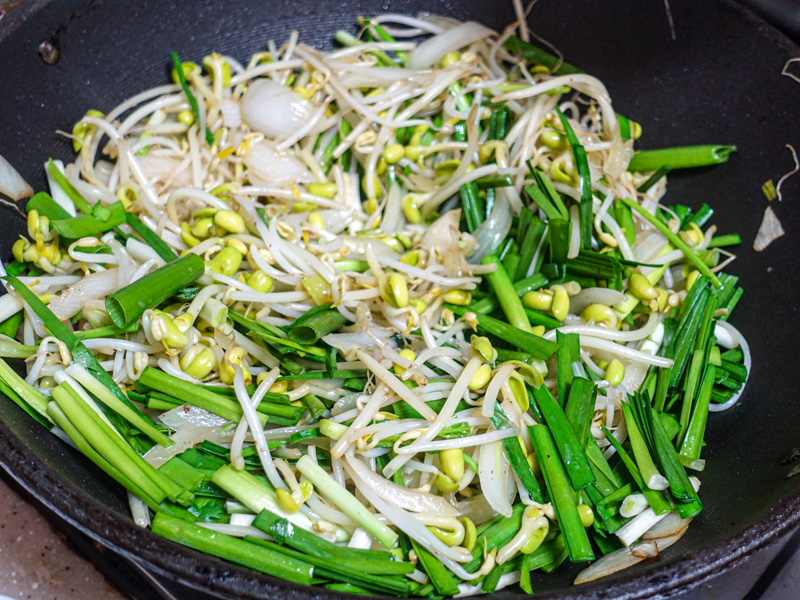 【食譜】乾炒牛河｜在家也能做出港式茶餐廳菜色，嫩軟牛肉片與香炒河粉