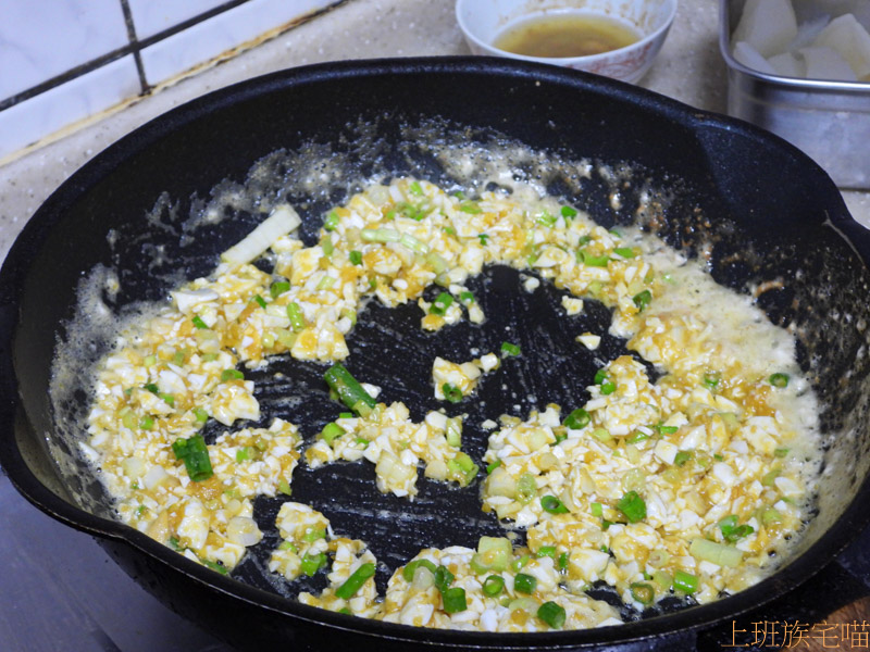 【食譜】金沙彩椒｜鮮豔繽紛的清脆蔬菜，鹹香可口又容易製作