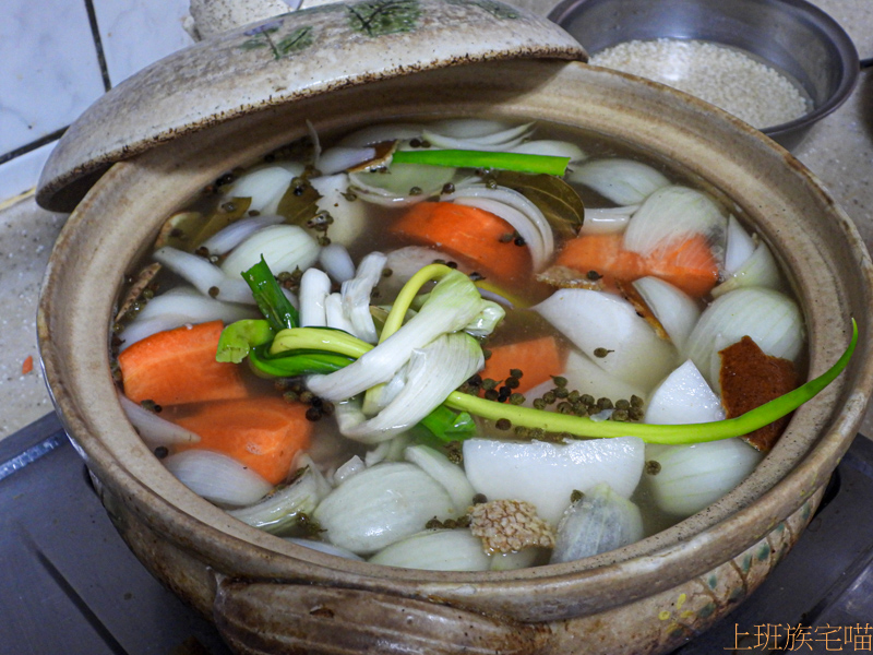 【食譜】馬告清燉牛肉湯｜濃郁馬告香氣伴隨軟嫩牛肉，鮮甜湯頭一點也不難做