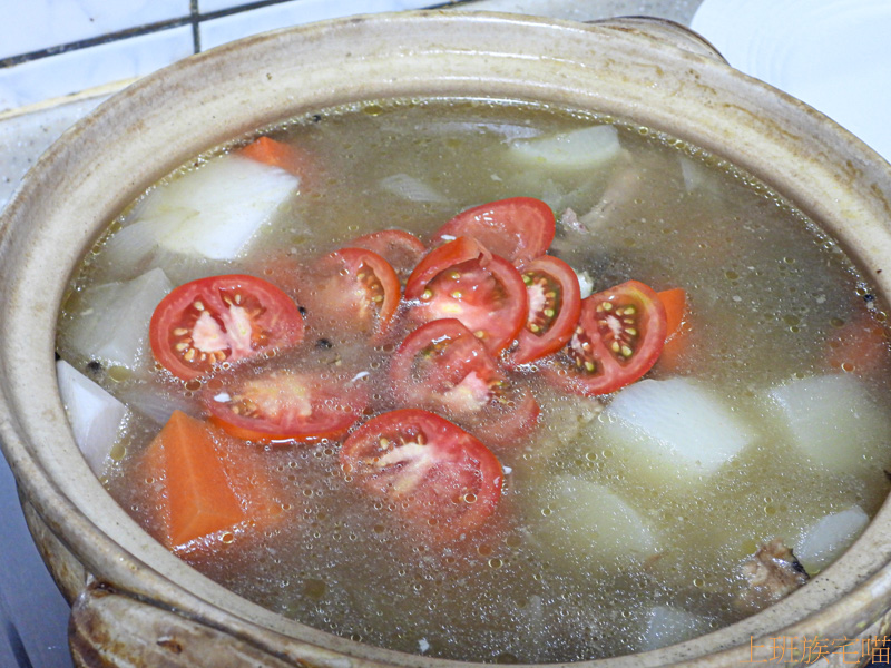 【食譜】馬告清燉牛肉湯｜濃郁馬告香氣伴隨軟嫩牛肉，鮮甜湯頭一點也不難做