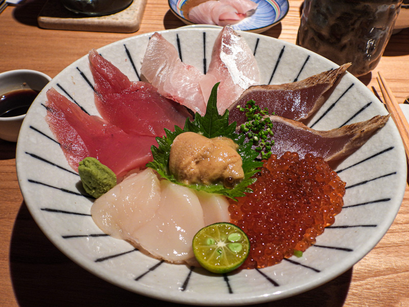 日本橋海鮮丼辻半