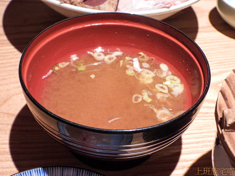 日本橋海鮮丼辻半