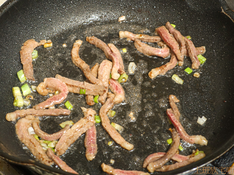 【食譜】炒湯圓｜湯圓除了煮湯外還能炒!?肉絲炒湯圓也能很美味