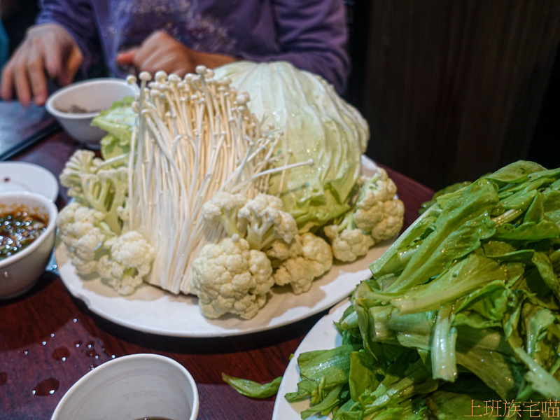 【花蓮市區】臨江門麻辣鴛鴦火鍋｜369火鍋吃到飽，新鮮海鮮與肉肉平價不隨便