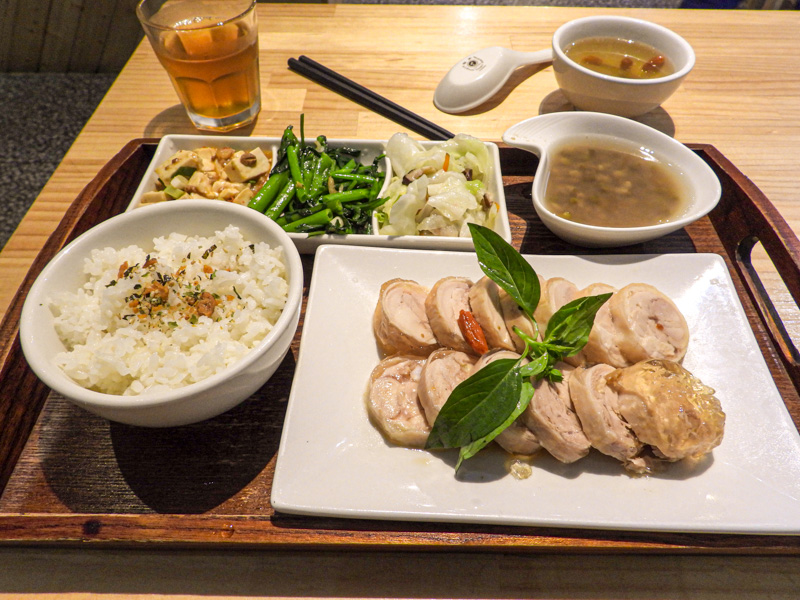 【花蓮美食】在地人特選懶人包｜花蓮必吃美食精挑特輯｜無菜單料理、牛排、中式料理、異國料理、下午茶、甜點皆具