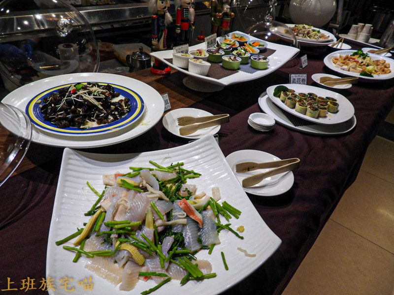 【宜蘭美食】久千代海鮮百匯餐廳｜紅遍全台的高CP值海鮮吃到飽，蒸、烤、煎各式海鮮吃爽爽