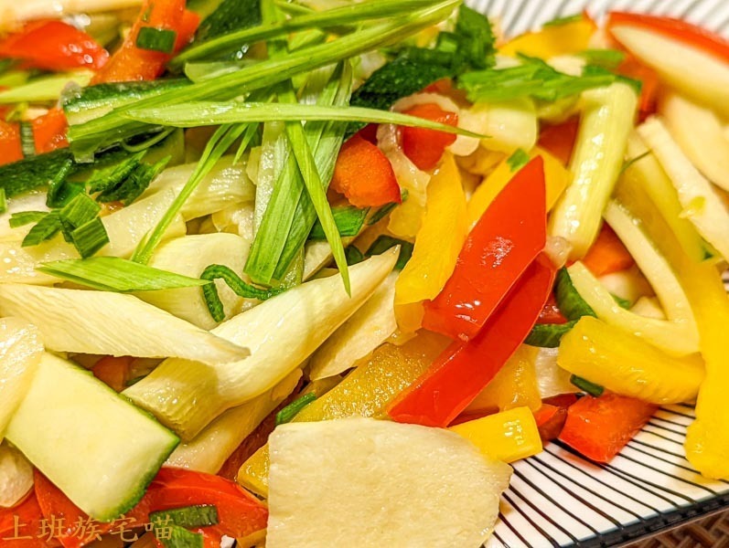 【食譜】地中海風炒時蔬｜健康又簡易的美好蔬食料理，平常大魚大肉慣了來點蔬菜