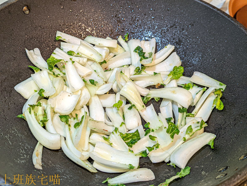 【食譜】炒奶油白菜｜10分鐘零難度炒菜食譜，下班後我只想隨便炒一炒