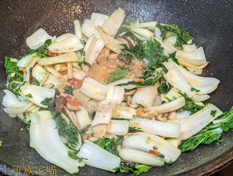 【食譜】炒奶油白菜｜10分鐘零難度炒菜食譜，下班後我只想隨便炒一炒