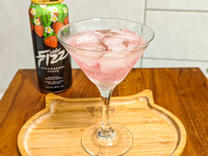 【開箱試喝】Fizz蘋果酒-草莓味｜草莓旋風席捲蘋果香甜酒，讓你體驗拉脫維亞的風情