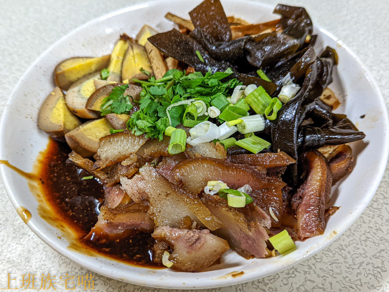 【花蓮吉安】老古牛肉麵｜古色古香的純樸好味道，平價大份量的肉多牛肉麵｜花蓮牛肉麵