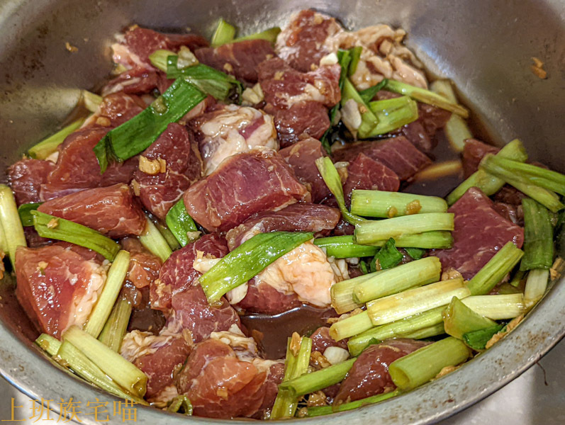 【食譜】陳皮炒肉｜伴隨淡淡橘子香氣的炒豬肉，親切好做的家常料理