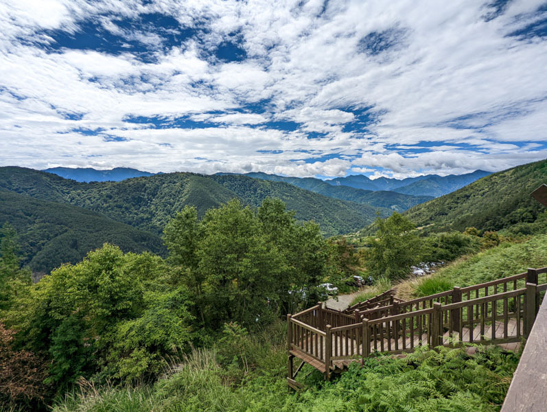 【武陵農場】雪山登山口｜懶人也想俯拍壯闊山景，開車就能到的絕佳觀景平台｜武陵農場攻略