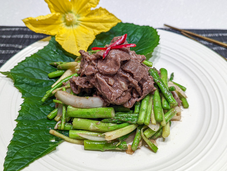 【食譜】蠔油牛肉佐蘆筍｜教你如何炒出軟嫩可口牛肉，肉與蔬菜的絕佳搭配