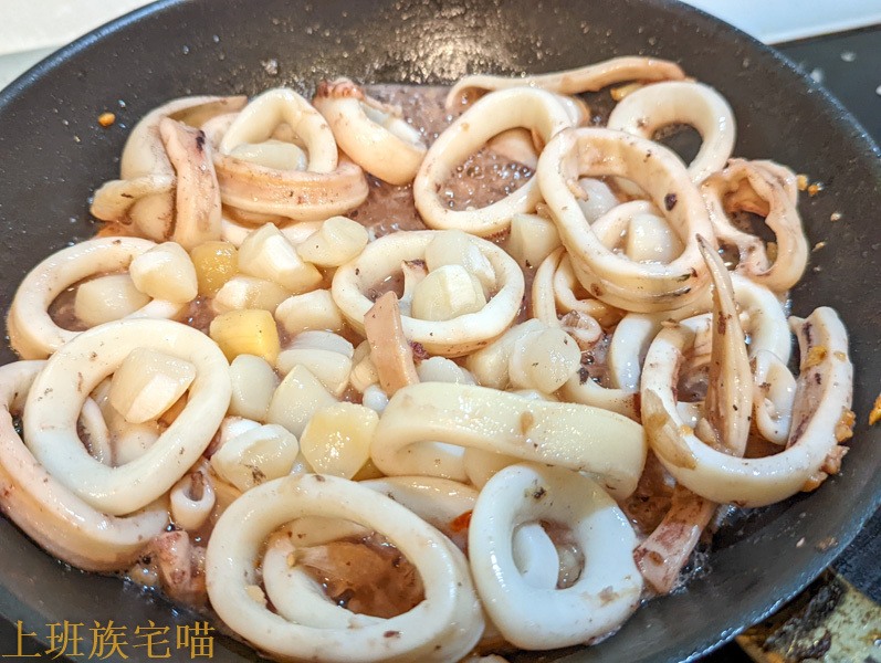 【食譜】海鮮墨魚燉飯｜蘊藏完美海味的濃郁燉飯，一瞬讓家裡變義式餐館