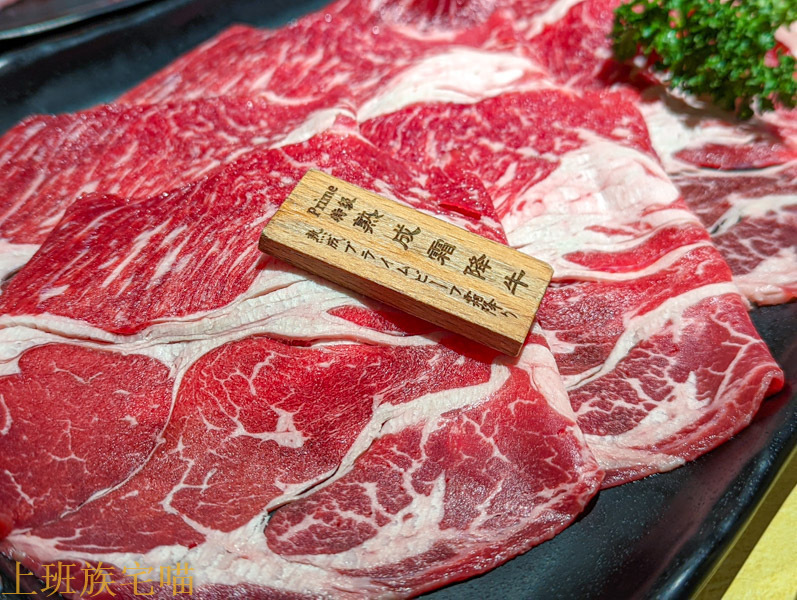 【花蓮市區】火鍋世家｜精選肉品與豪華海產的人氣火鍋｜飲料、冰淇淋無限暢飲