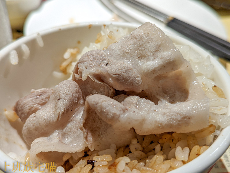 【花蓮市區】火鍋世家｜精選肉品與豪華海產的人氣火鍋｜飲料、冰淇淋無限暢飲