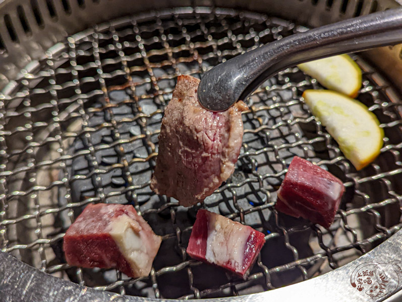 【台北中山】源本家燒肉火鍋｜CP值超高單人和牛燒烤，一個人也能吃的開心又自在｜雙連捷運旁