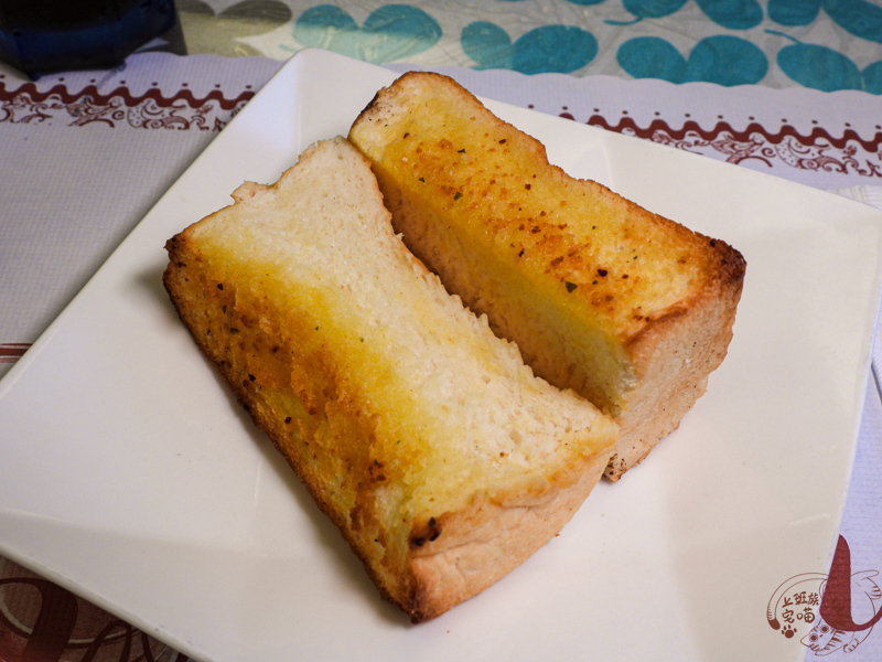 【花蓮市區】佳佳牛排｜很有人情味的牛排老店，厚片酥烤牛小排好吃又多汁