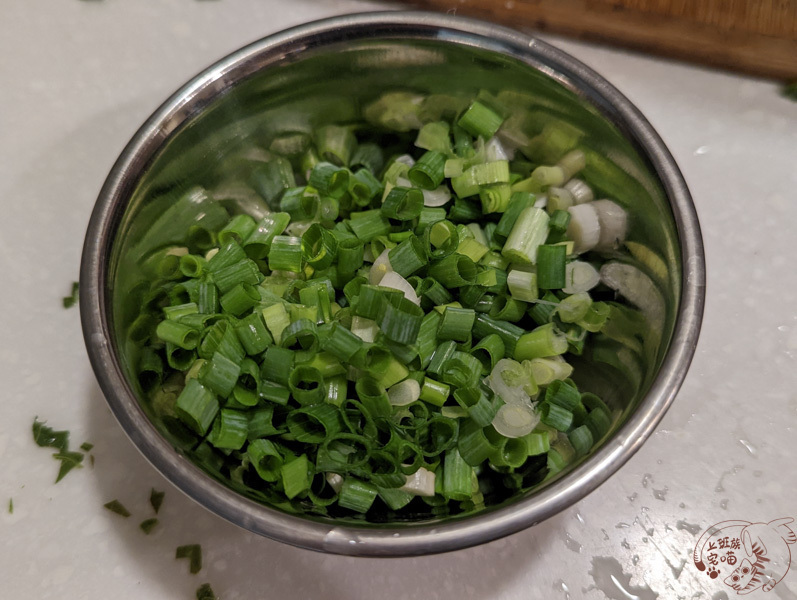 【食譜】香椿煎蛋｜蔬食的神祕香料香椿，讓煎蛋也能有多層次口味｜香椿食譜