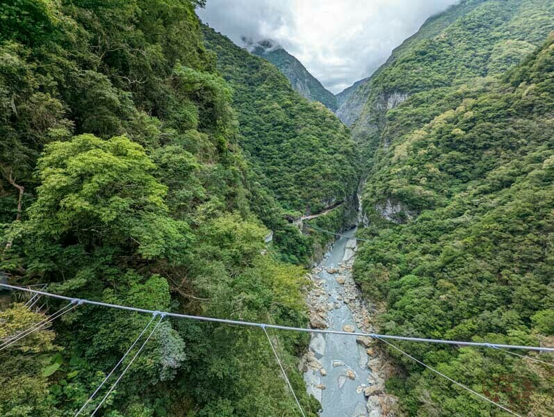 山月吊橋