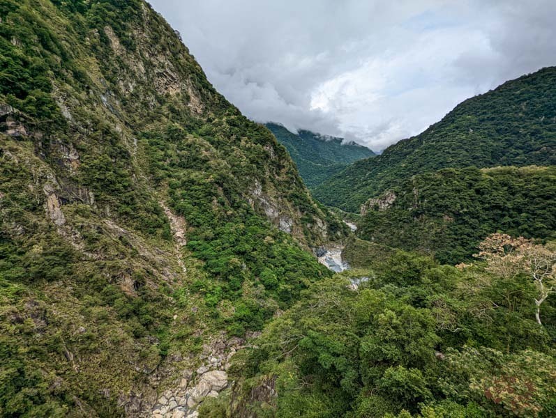 山月吊橋