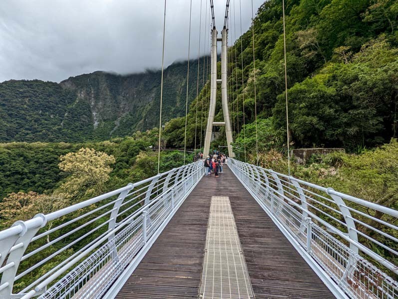 【花蓮秀林】山月吊橋｜俯瞰壯麗縱谷與太魯閣光景，免費參觀不用花錢